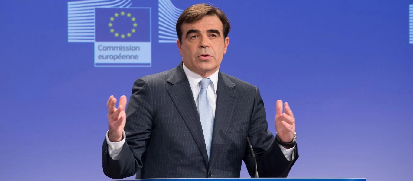 Μ.Σχοινάς: Έχουμε θεραπείες για τον Covid-19 αλλά δεν τις αγοράζουμε γιατί πρέπει να πουλάμε εμβόλια έως το 2023